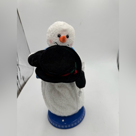 2002 Spinning Snowflake Animated Dancing / Singing Snowman by Gemmy Industries - Picture 1 of 9